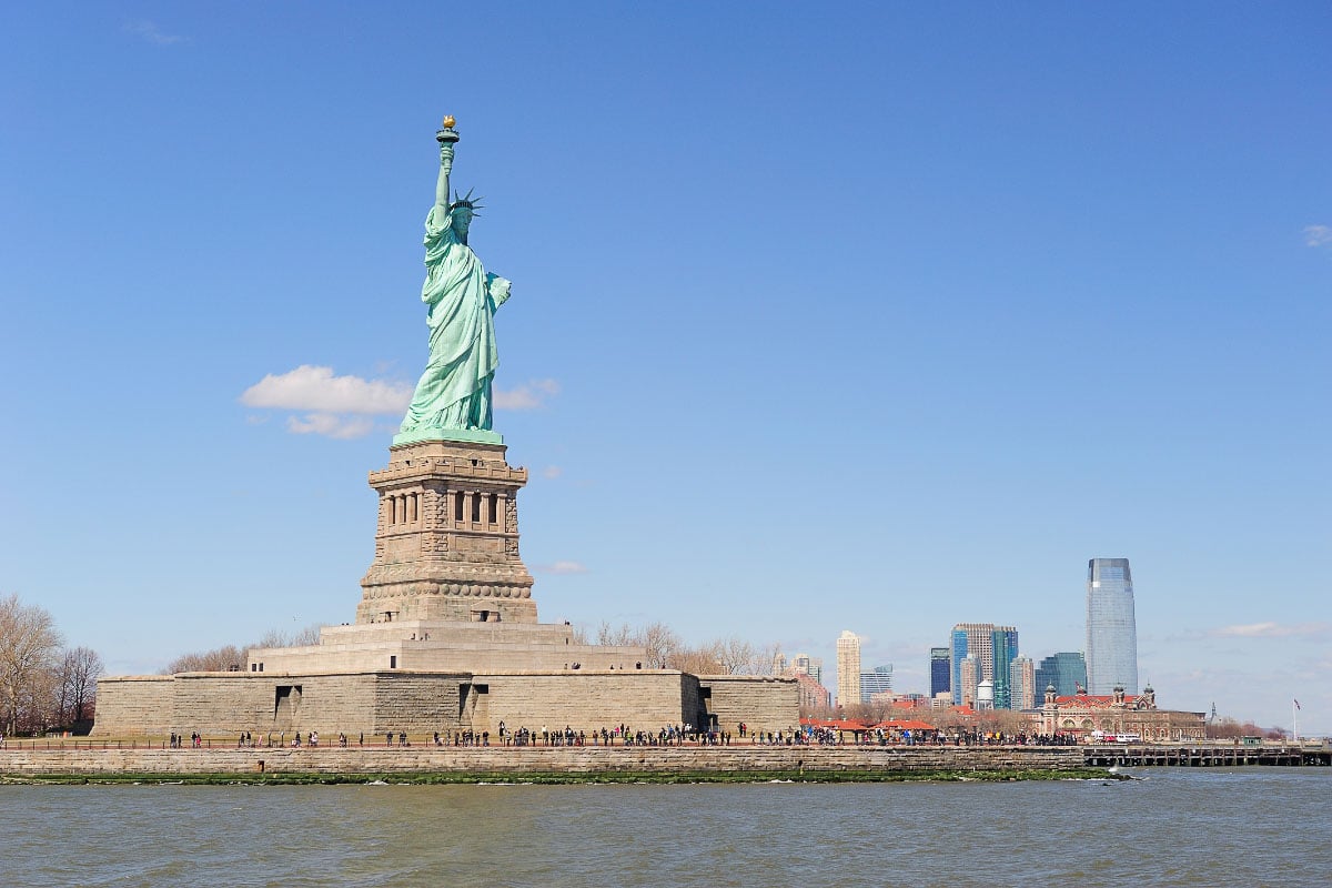 statue of liberty island during the day